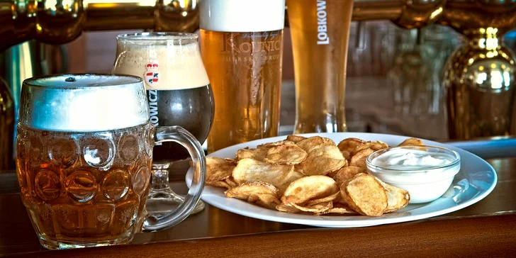 Pivařovo pokušení pro 2 či 4: piva z pestré nabídky a domácí chipsy