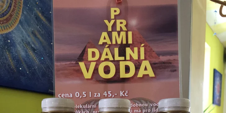 Na kávu ve dvou: capuccino s příchutí nebo latte a k tomu pyramidální voda