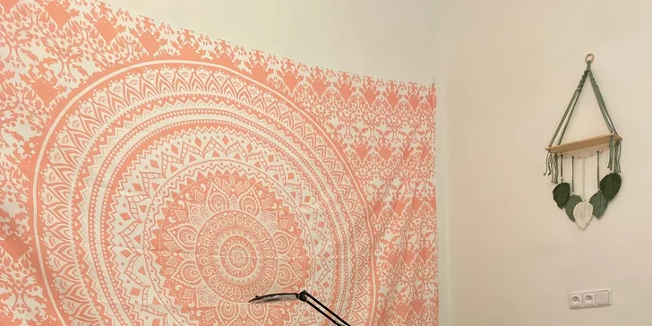 Kromě kosmetické péče můžete do salonu vyrazit také na úpravu či laminaci obočí nebo lifting řas.