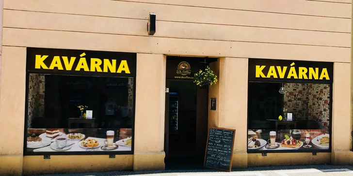 Čaj o páté pro dva: konvička černého čaje, sendviče, sladké pečivo i káva