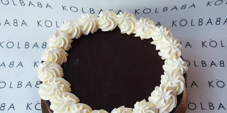 Borůvkový nebo smetanový sachr dort z vyhlášené cukrárny Kolbaba