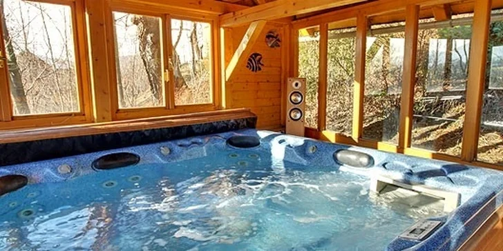 Luxusní odpočinek v moderní wellness chatě v Beskydech pro 6 osob