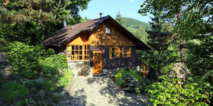 Luxusní odpočinek v moderní wellness chatě v Beskydech pro 6 osob