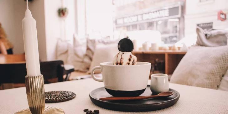Ochutnejte netradiční kávu: Cafe Mocha Bingsu se zmrzlinou a espressem