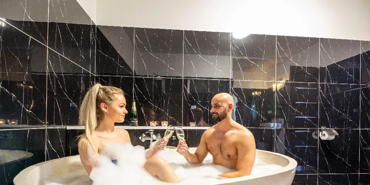 V rámci romantického balíčku vás čeká pivní koupel přímo na pokoji. Pohádka!