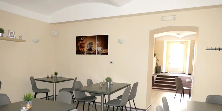 Káva nebo limonáda a sladké wafle podle výběru i s kopečkem zmrzliny