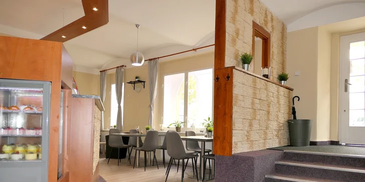 Káva nebo limonáda a sladké wafle podle výběru i s kopečkem zmrzliny