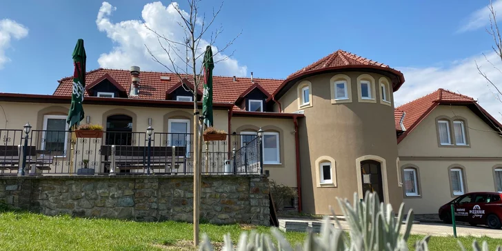 Jaro nebo léto u Znojma: snídaně, kredity do restaurace či wellness i dárek