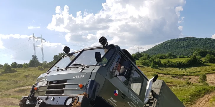 30 minut s gigantem: Adrenalinová jízda ve vozech Tatra 815 až pro 3 osoby