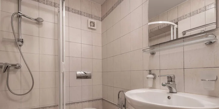 Romantický relax plný zážitků: polopenze, lahev vína a varianty s wellness, sportem či degustací vína