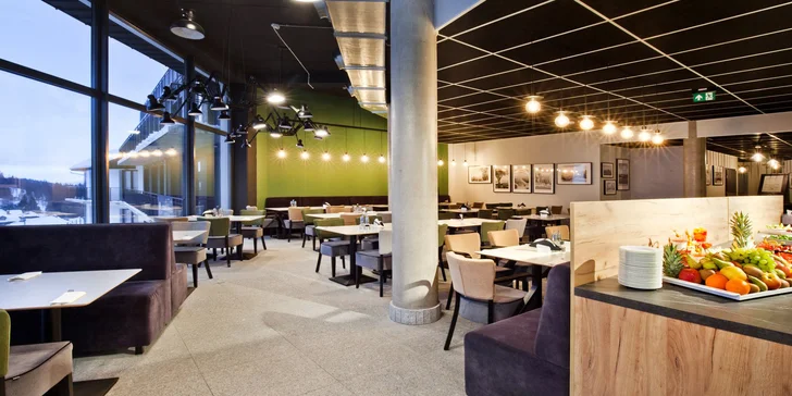 Každé ráno pro vás bude připravena snídaně formou bufetu v panoramatické hotelové restauraci.