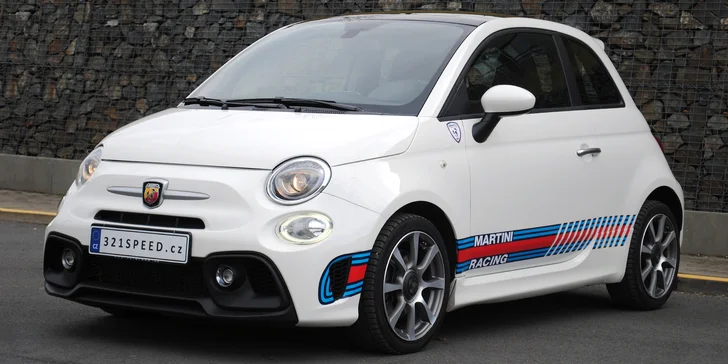 Malé auto s pořádným výkonem: zapůjčení Fiatu 500 Abarth na 1, 7 či 15 dní