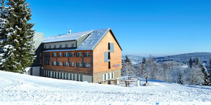 Aktívny pobyt na Šumave: zrekonštruovaný hotel s polpenziou, wellness, šport aj výlety