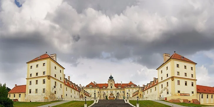 Na výlet se vydejte třeba i do Valtic – je to jen 30 minut jízdy.