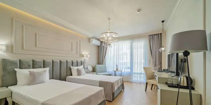 Bydlet budete v hotelu Aquamarine****.