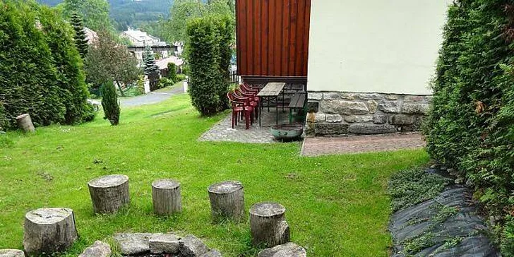 Stylová roubenka v Jizerských horách: aktivní dovolená pro dva, rodinu či partu