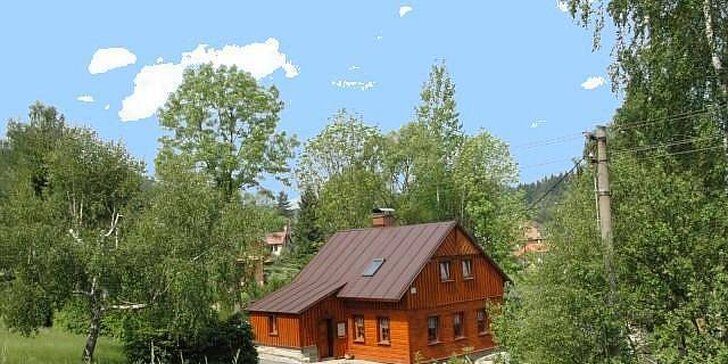 Stylová roubenka v Jizerských horách: aktivní dovolená pro dva, rodinu či partu