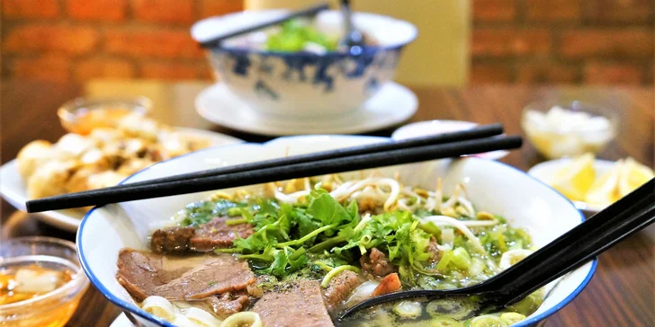 Vietnamské speciality v centru města: phở a jarní závitky pro 1 nebo 2 osoby