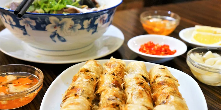 Vietnamské speciality v centru města: phở a jarní závitky pro 1 nebo 2 osoby