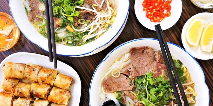 Vietnamské speciality v centru města: phở a jarní závitky pro 1 nebo 2 osoby