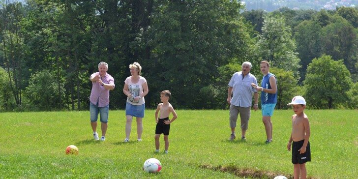 Trochu jiný golf – fotbalgolf: celodenní vstupné na fotbalgolfové hřiště pro 1 až 3 dospělé i rodinu