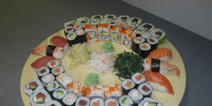 Čas na asijské dobroty: 31 či 62 kousků parádního sushi s krevetami, krabem i tuňákem