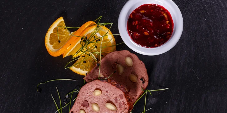 Vánoční menu na Kampě: rybí polévka, candát i vánočka v Sovových mlýnech