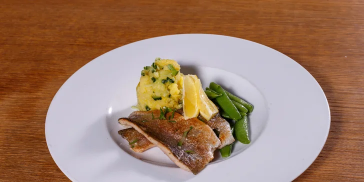 4chodové menu pro zamilované: candát nebo hovězí steak a lahev vína
