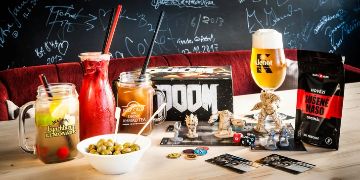 Zapůjčení deskových her na celé 3 hodiny, dva drinky a něco na zub