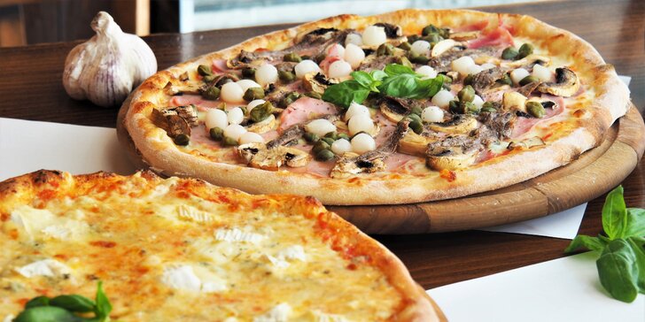 Vyberte si pizzu podle chuti: průměr 32 cm, výběr z 11 druhů