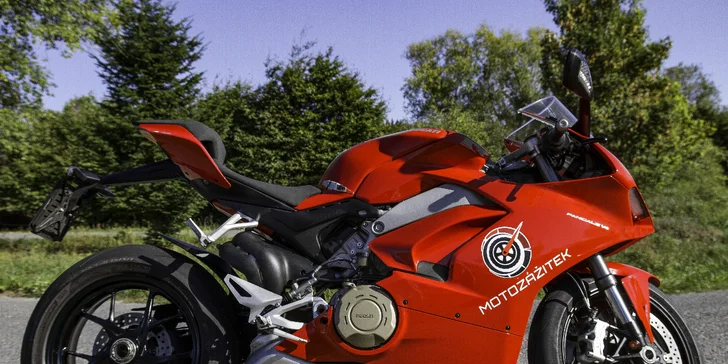 Zažijte adrenalinovou jízdu na závodní Ducati: 40 minut nebo 8 hodin