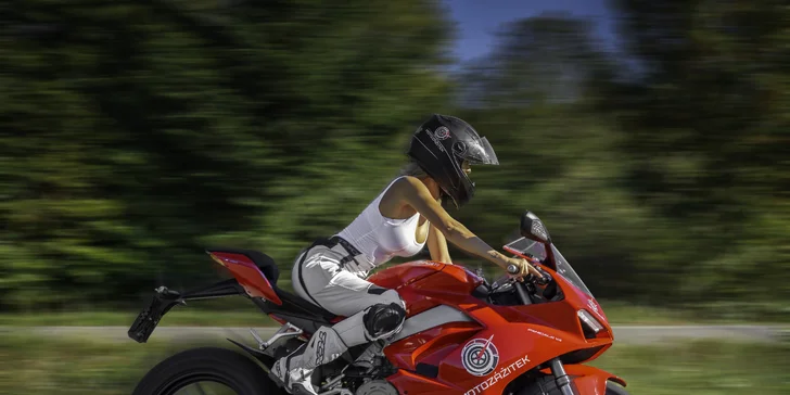 Zažijte adrenalinovou jízdu na závodní Ducati: 40 minut nebo 8 hodin