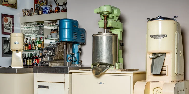 Na ploše 100 m² uvidíte více než 200 historických exponátů, 2 historické výrobny zmrzliny a také historický zmrzlinový bar.