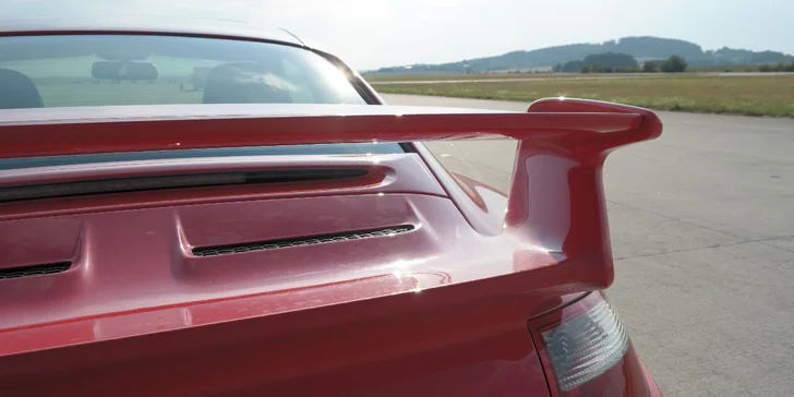Prožeňte Porsche Carrera GT3: 2 nebo 4 kola na uzavřeném okruhu