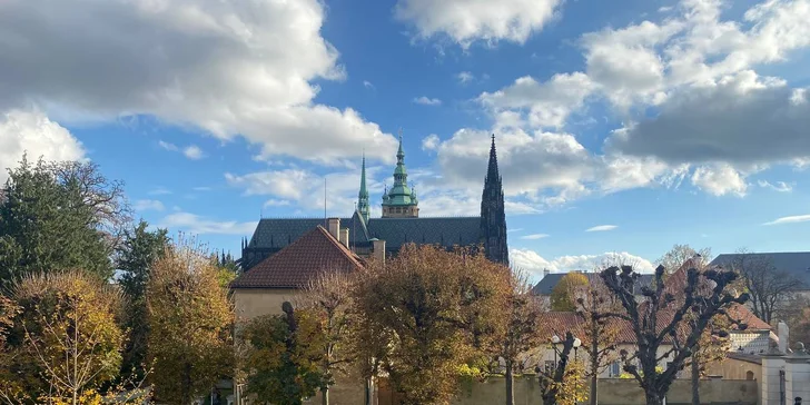 Ještě než překročíte brány Pražského hradu, udělejte si zastávku v restauraci Lví Dvůr.
