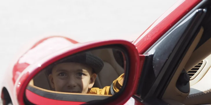Prožeňte Porsche Carrera GT3: 2 nebo 4 kola na uzavřeném okruhu