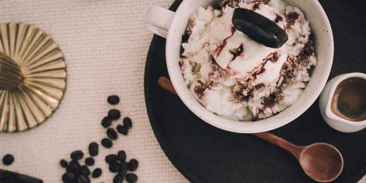 Ochutnejte netradiční kávu: Cafe Mocha Bingsu se zmrzlinou a espressem