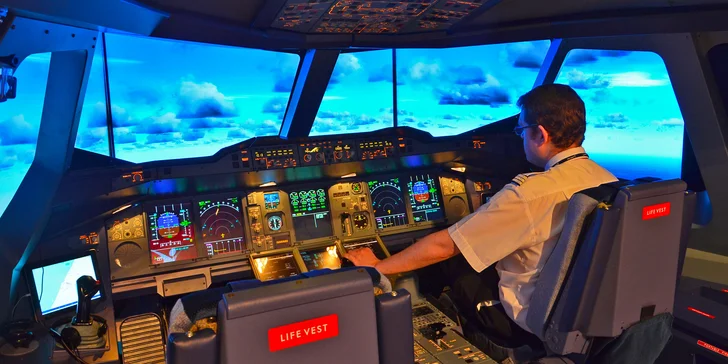 Staňte se pilotem Airbusu A380: simulátor největšího dopravního letadla