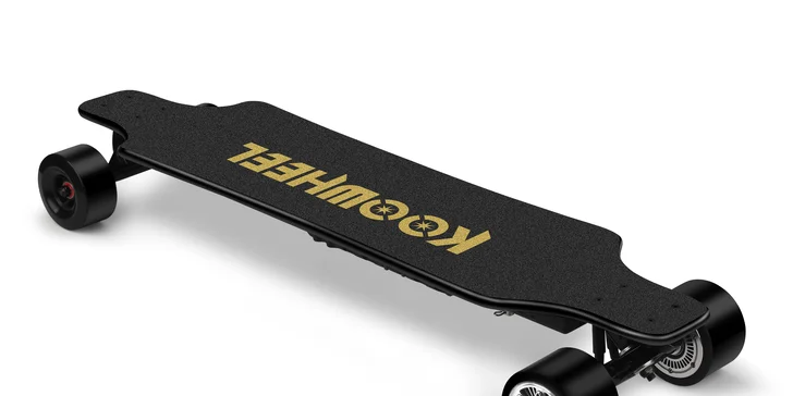 Rozjeďte to: vypůjčení elektrického longboardu ve všední den i o víkendu