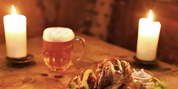 Hromada masa, domácí chléb, pivo a 3 hodiny zábavy ve středověké krčmě