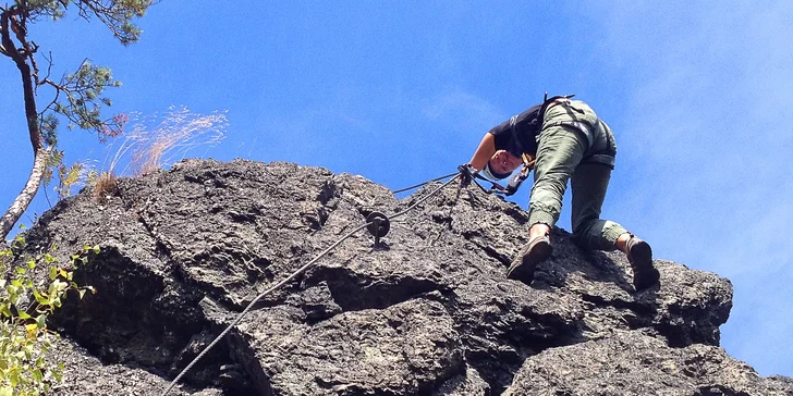 Via Ferrata: kurz pohybu po zajištěných cestách na Vodní bráně u Semil