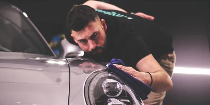 Precizní servis pro váš vůz: čištění exteriéru, interiéru i dezinfekce ozónem