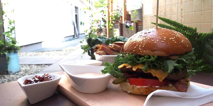 Pořádné burger menu v Ostravě: hovězí Angus, hranolky i nápoj