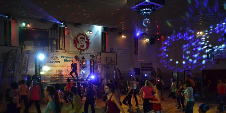Pravidelné cvičení Latino Dance se světelnou show - 10 vstupů