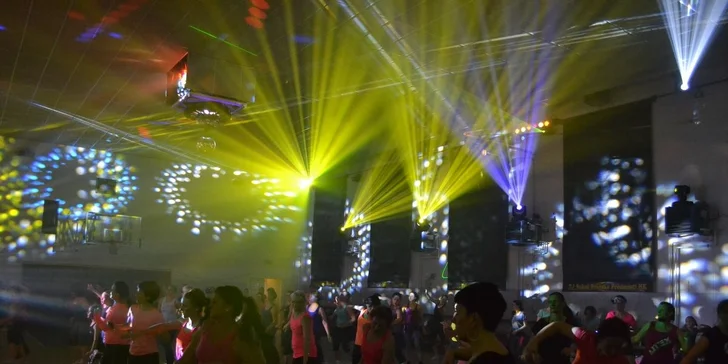 Pravidelné cvičení Latino Dance se světelnou show - 10 vstupů