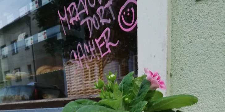 Káva, čaj a dezerty podle výběru pro 2 osoby