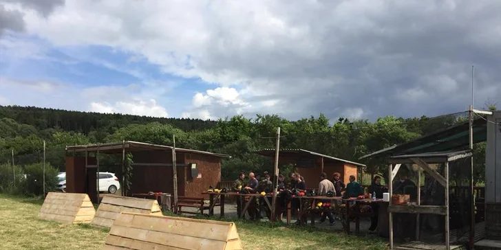 3 nadupané hodiny paintballu na hřišti s rozlohou 10 000 m² - i pro partu