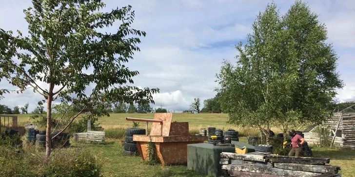 3 nadupané hodiny paintballu na hřišti s rozlohou 10 000 m² - i pro partu