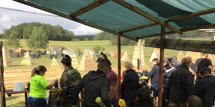 3 nadupané hodiny paintballu na hřišti s rozlohou 10 000 m² - i pro partu