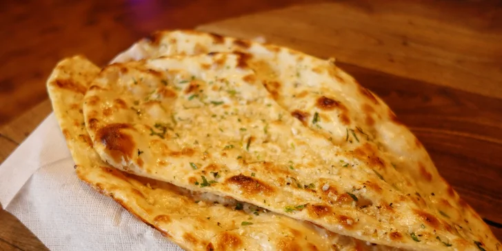 Indické menu pro 2 osoby: předkrm, hlavní chod i dezert dle výběru
